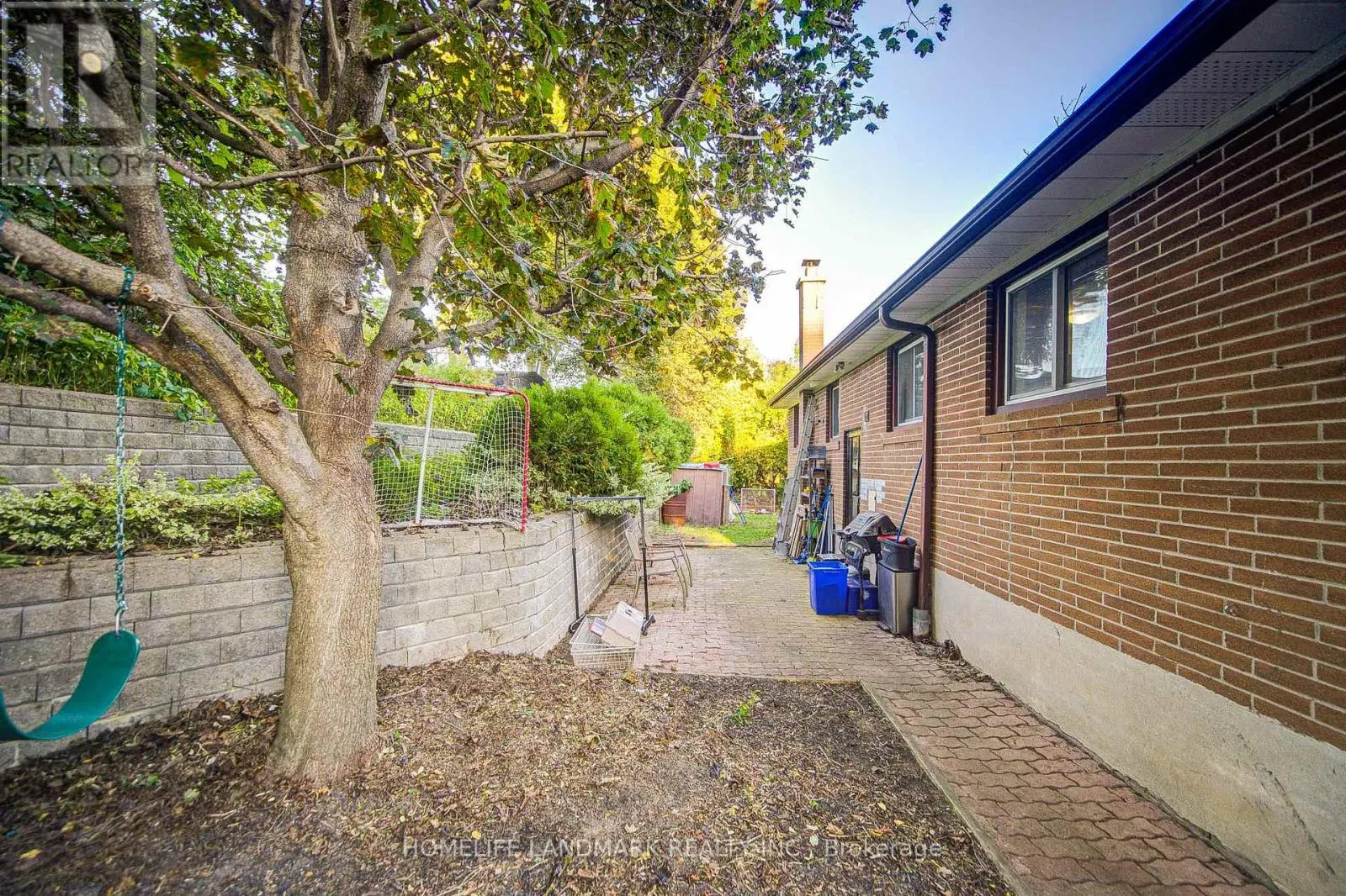 16 PALOMA PLACE