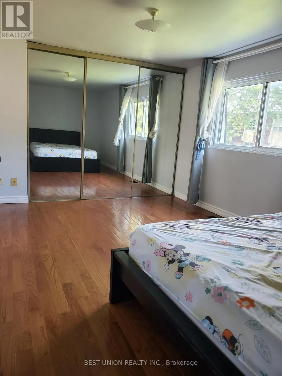 12 - 200 BRIDLETOWNE CIRCLE