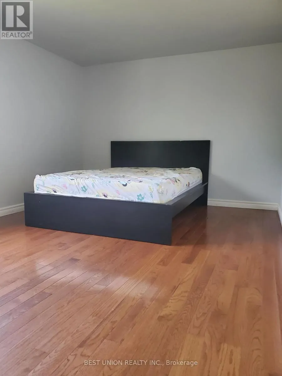 12 - 200 BRIDLETOWNE CIRCLE