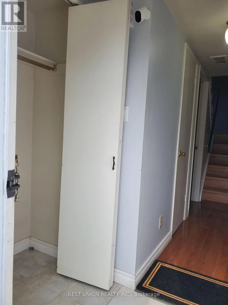 12 - 200 BRIDLETOWNE CIRCLE