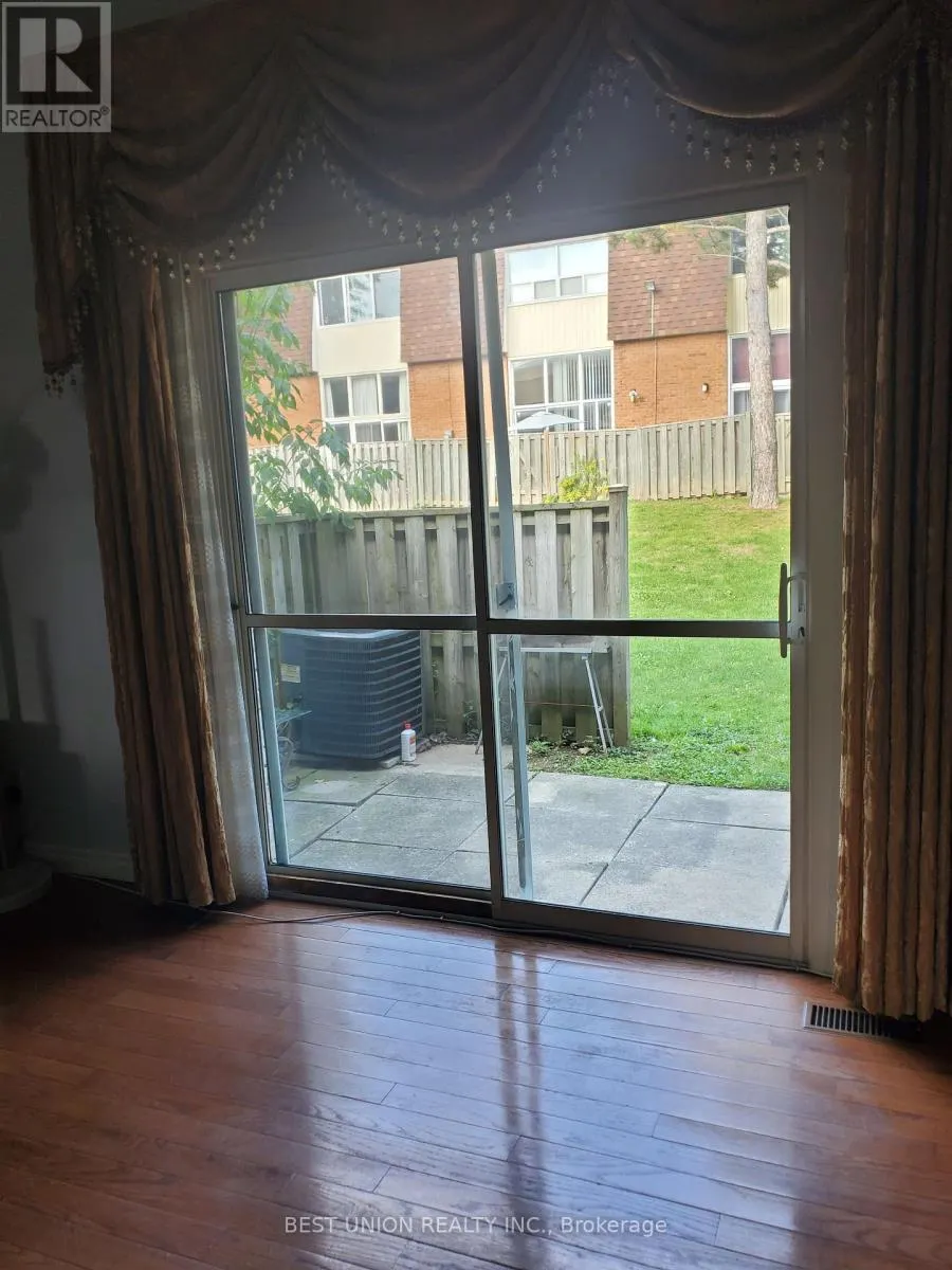 12 - 200 BRIDLETOWNE CIRCLE