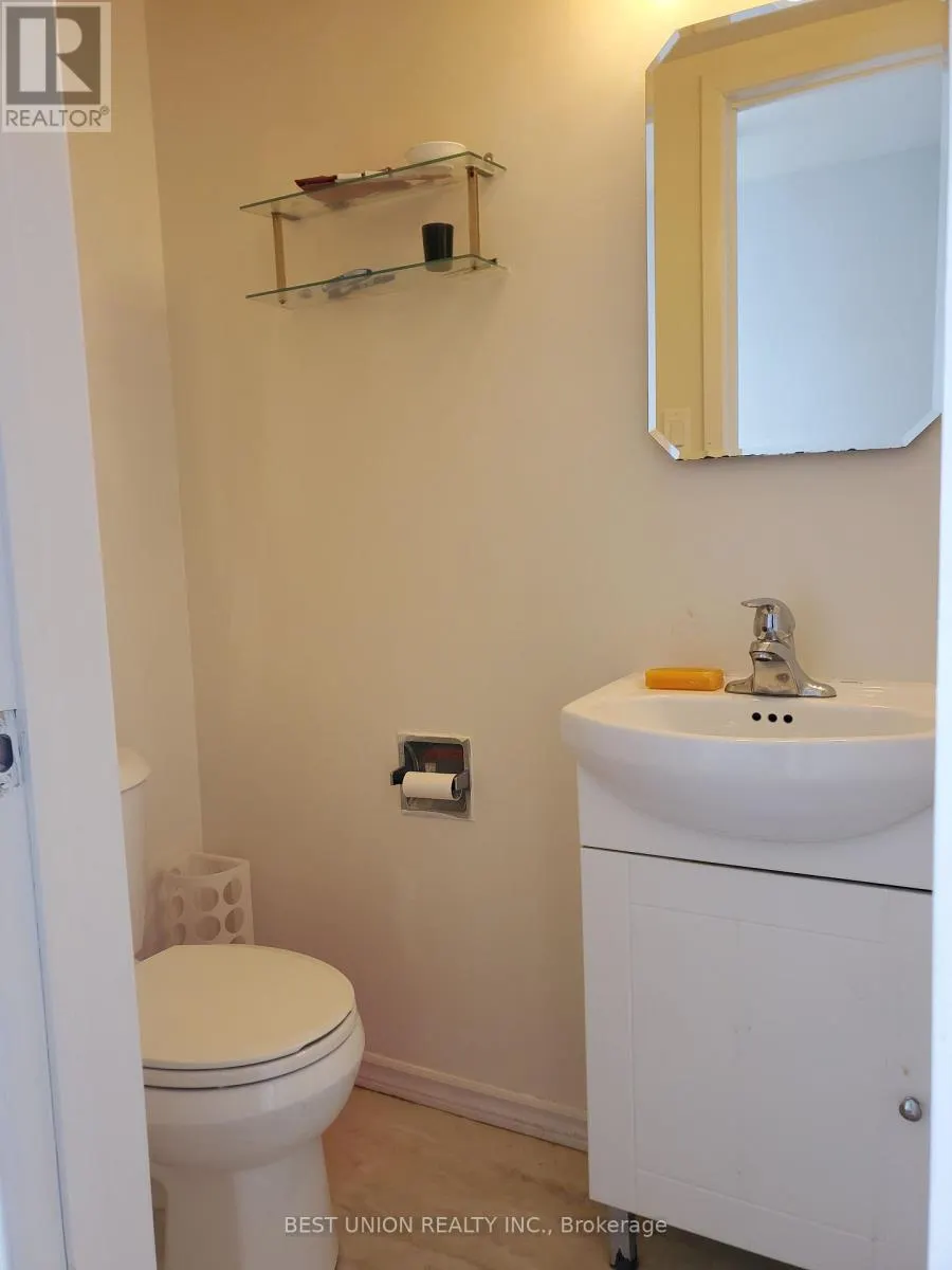 12 - 200 BRIDLETOWNE CIRCLE