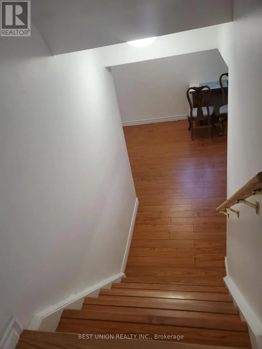 12 - 200 BRIDLETOWNE CIRCLE