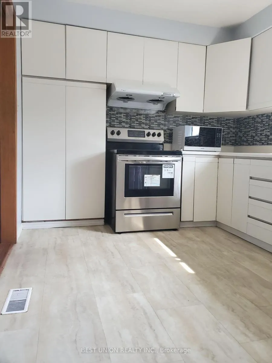 12 - 200 BRIDLETOWNE CIRCLE