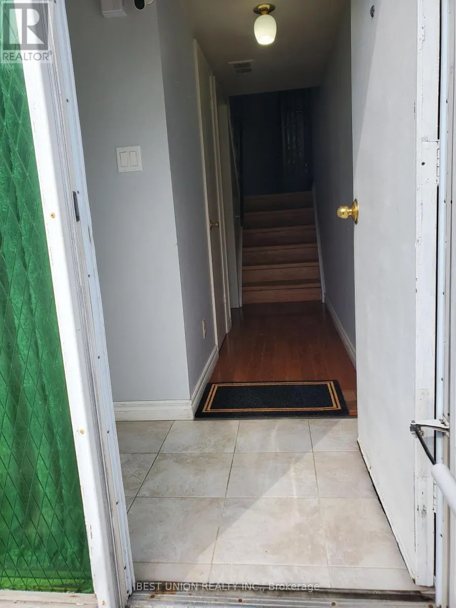 12 - 200 BRIDLETOWNE CIRCLE