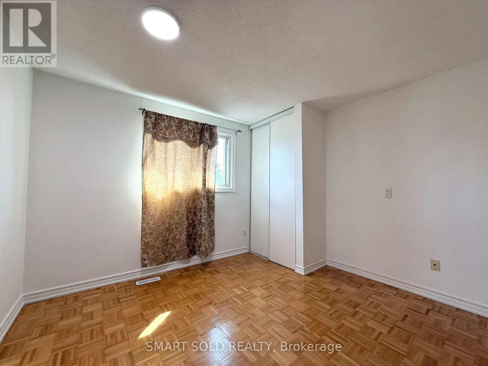 (MAIN FLOOR) - 36 MONTEZUMA TRAIL