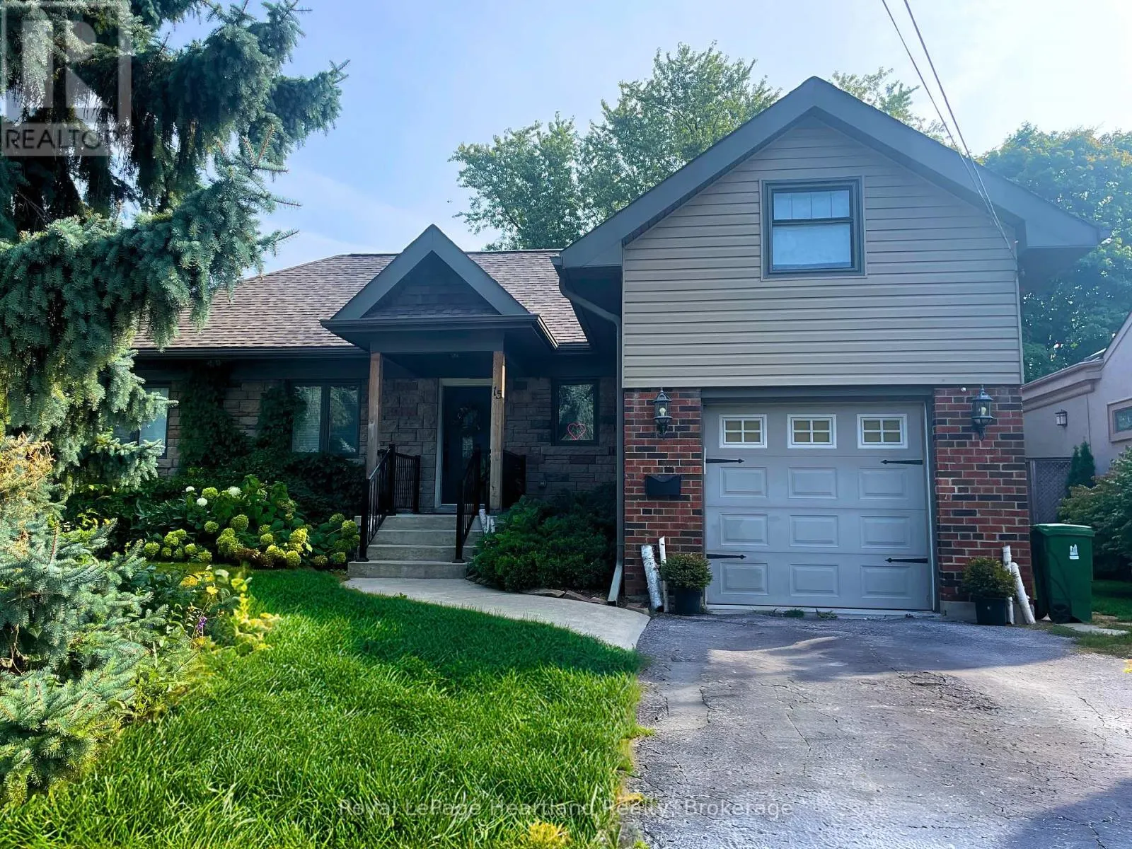 15 SCARBOROUGH HEIGHTS BOULEVARD