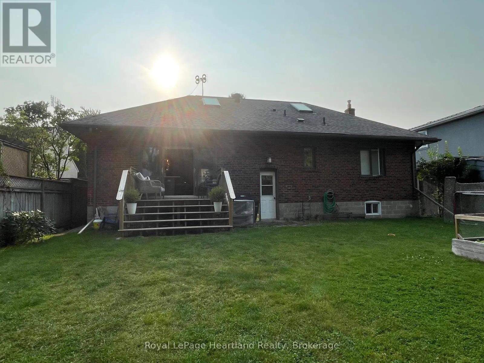 15 SCARBOROUGH HEIGHTS BOULEVARD