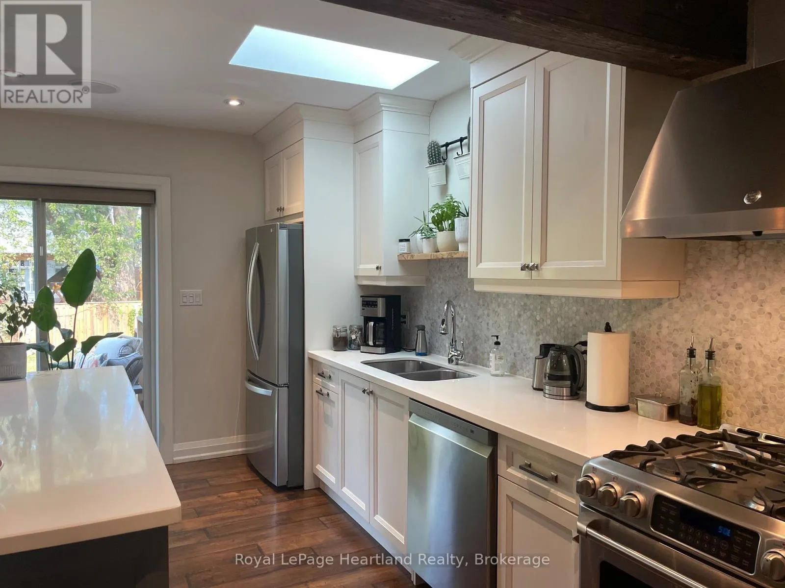 15 SCARBOROUGH HEIGHTS BOULEVARD