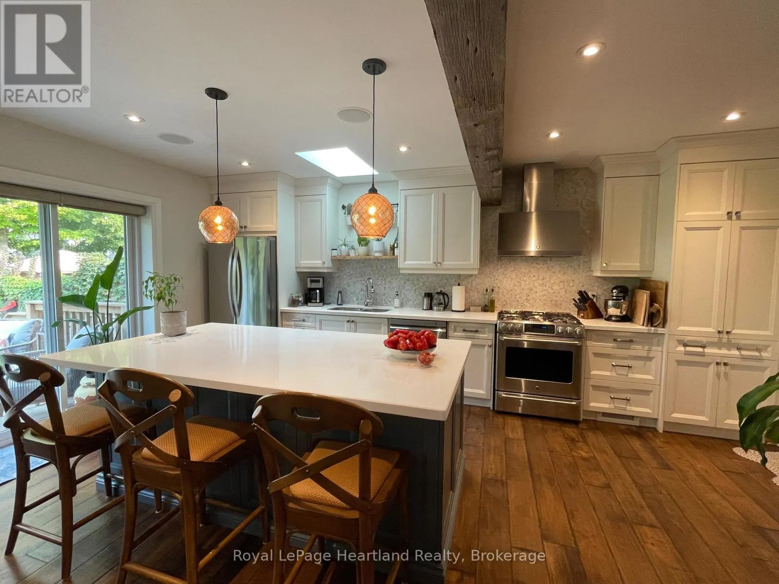 15 SCARBOROUGH HEIGHTS BOULEVARD