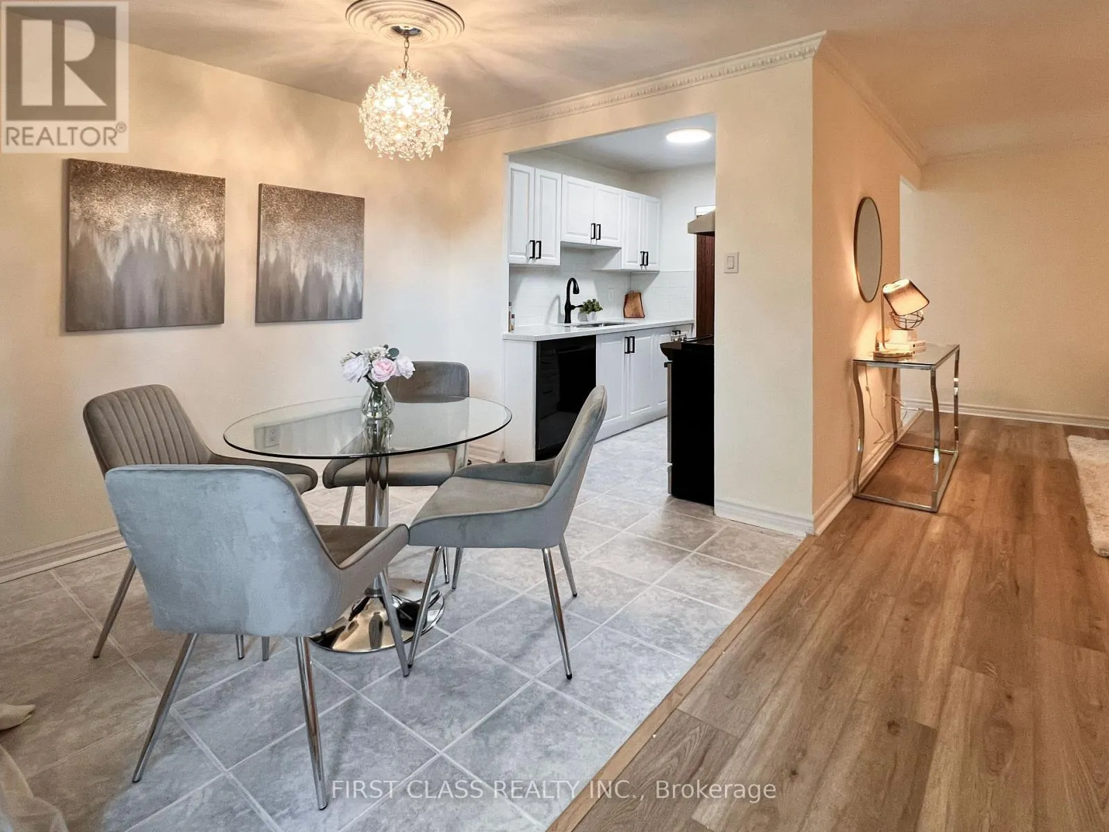 205 - 921 MIDLAND AVENUE