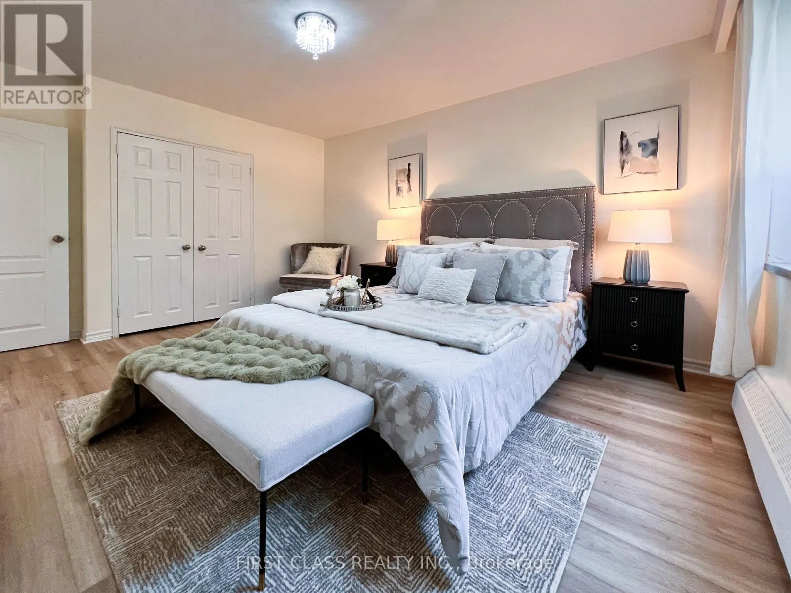 205 - 921 MIDLAND AVENUE