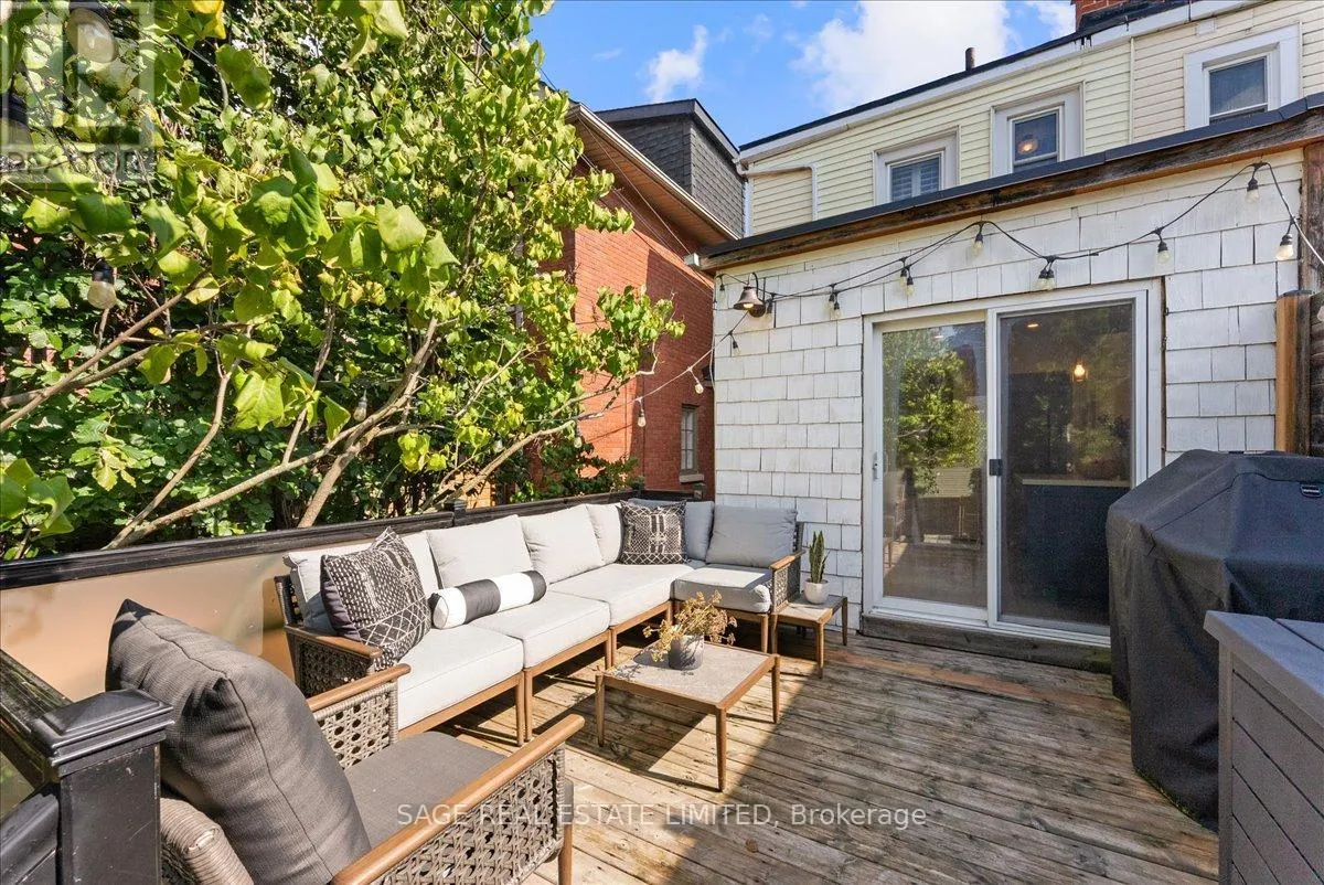 28 PICKERING STREET