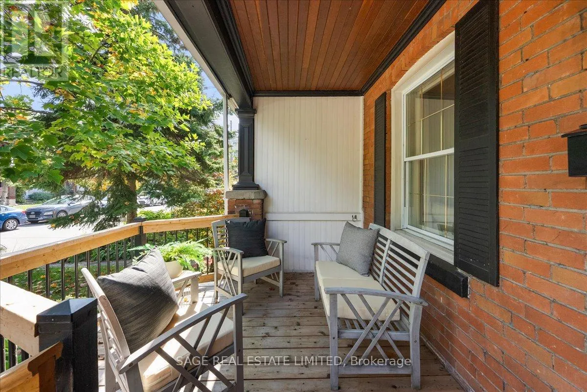 28 PICKERING STREET