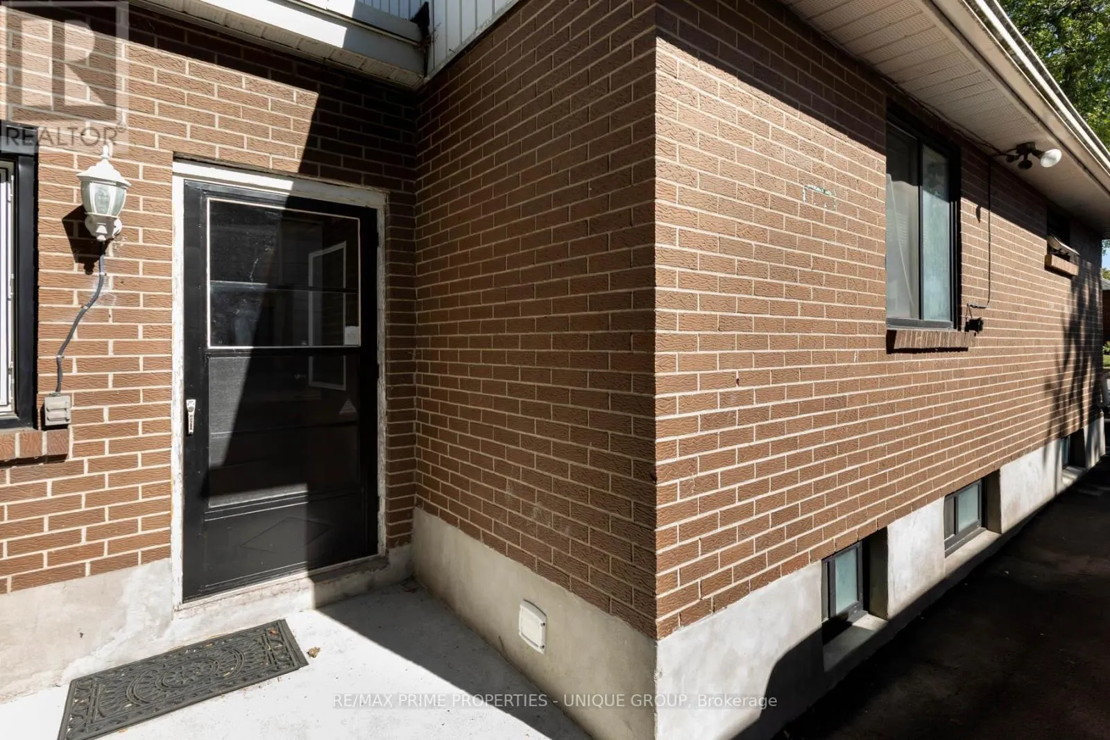 40 JEAVONS AVENUE