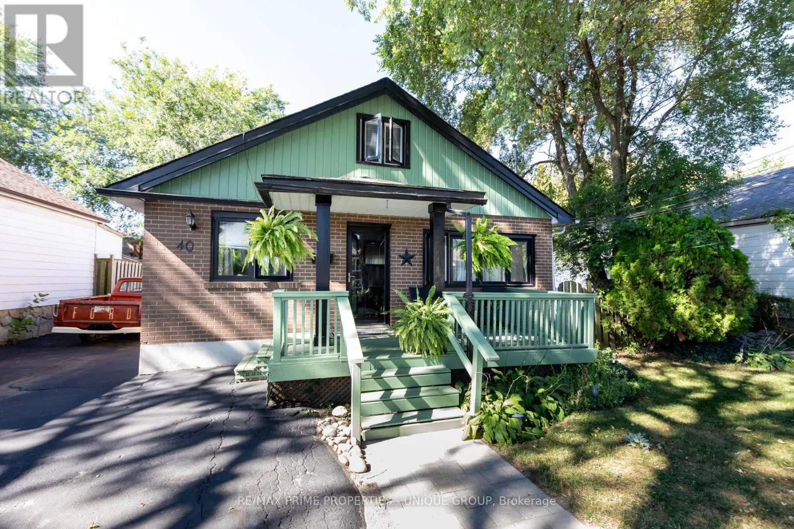 40 JEAVONS AVENUE