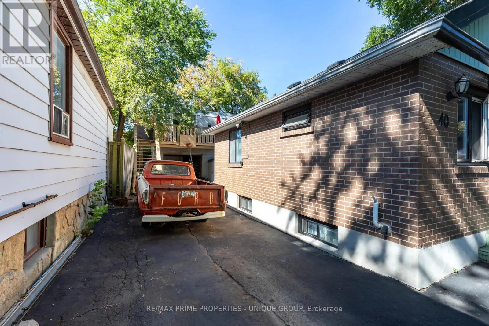 40 JEAVONS AVENUE
