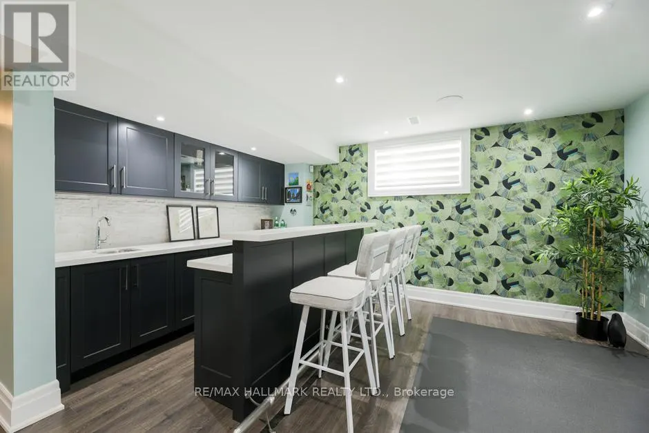 44 SCARBORO CRESCENT