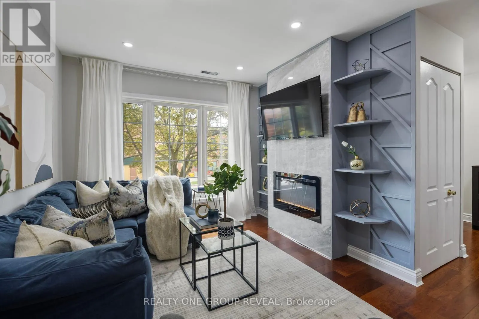 803 - 1400 THE ESPLANADE DRIVE N
