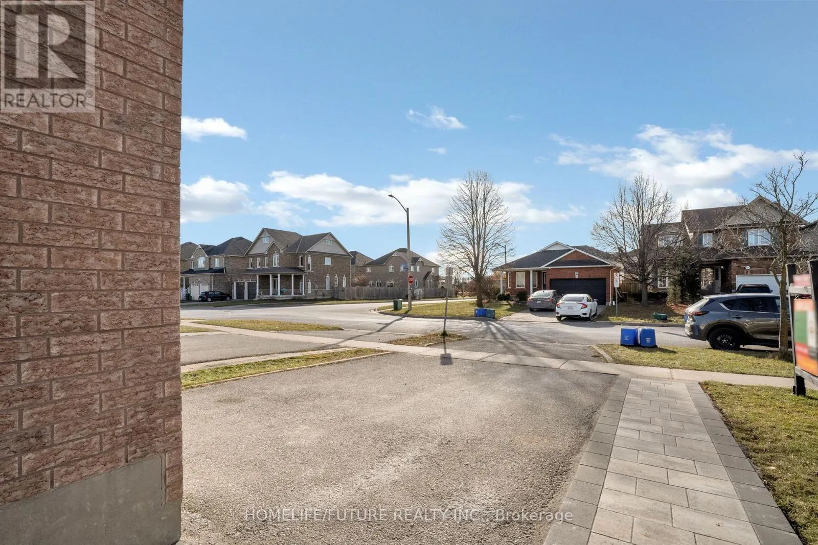 1803 DALHOUSIE CRESCENT
