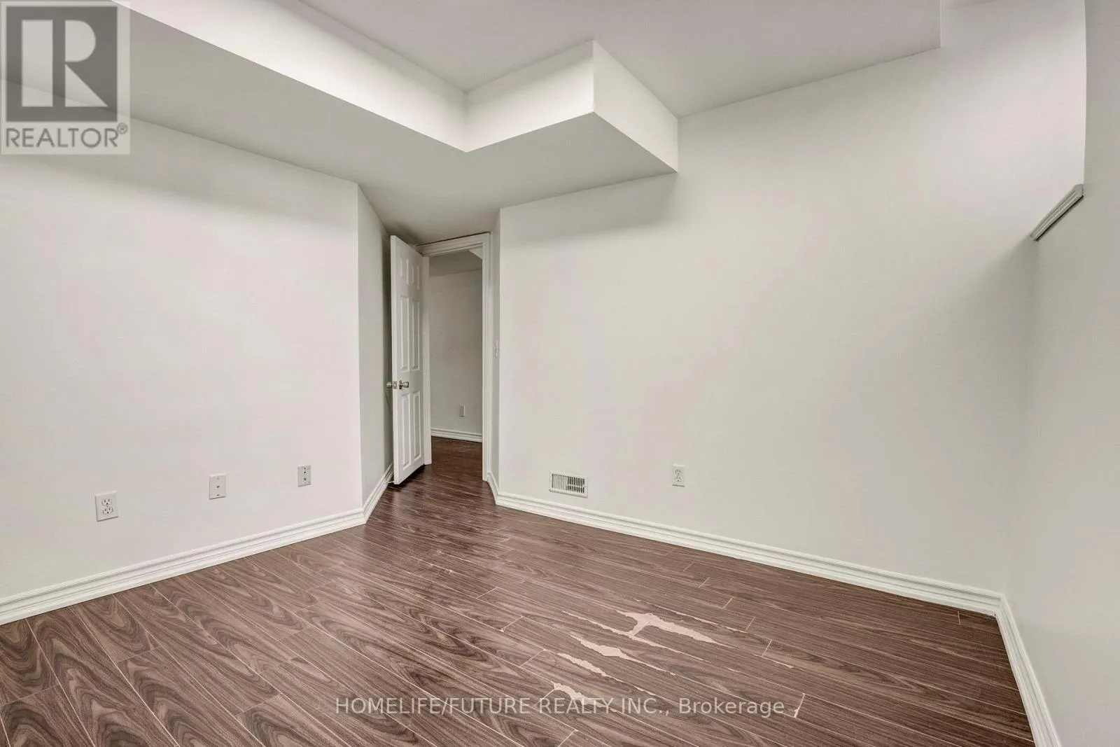 1803 DALHOUSIE CRESCENT