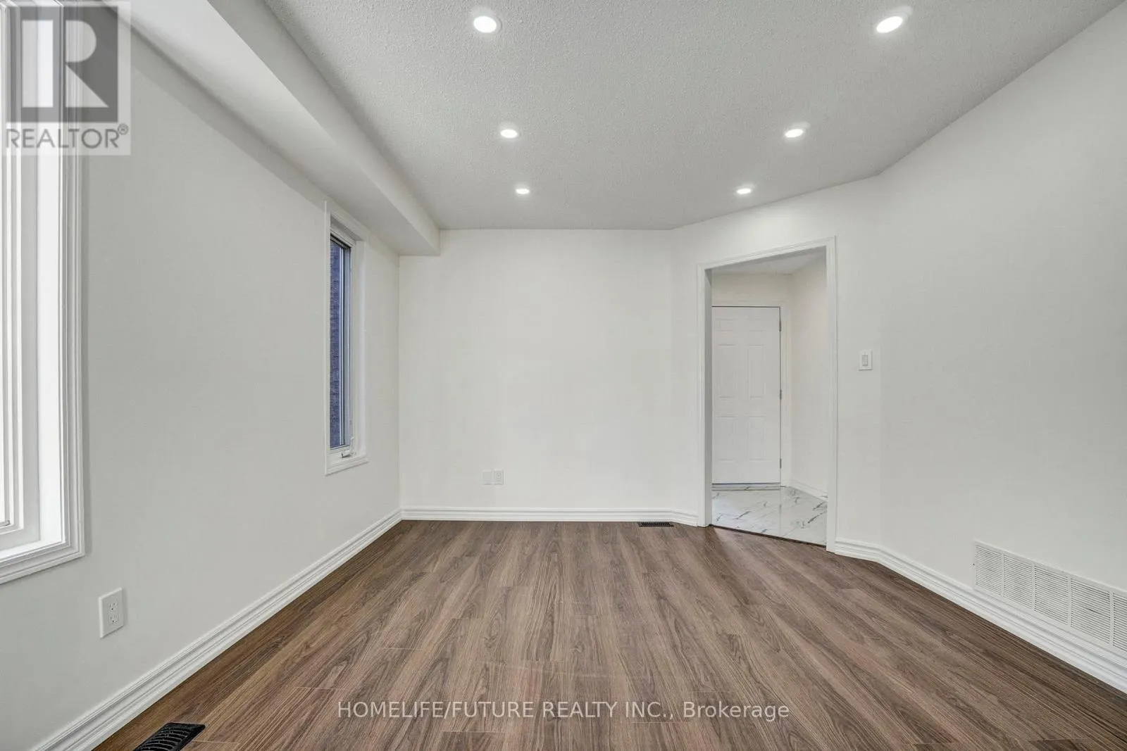 1803 DALHOUSIE CRESCENT
