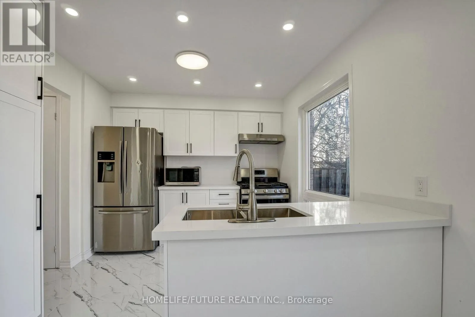 1803 DALHOUSIE CRESCENT
