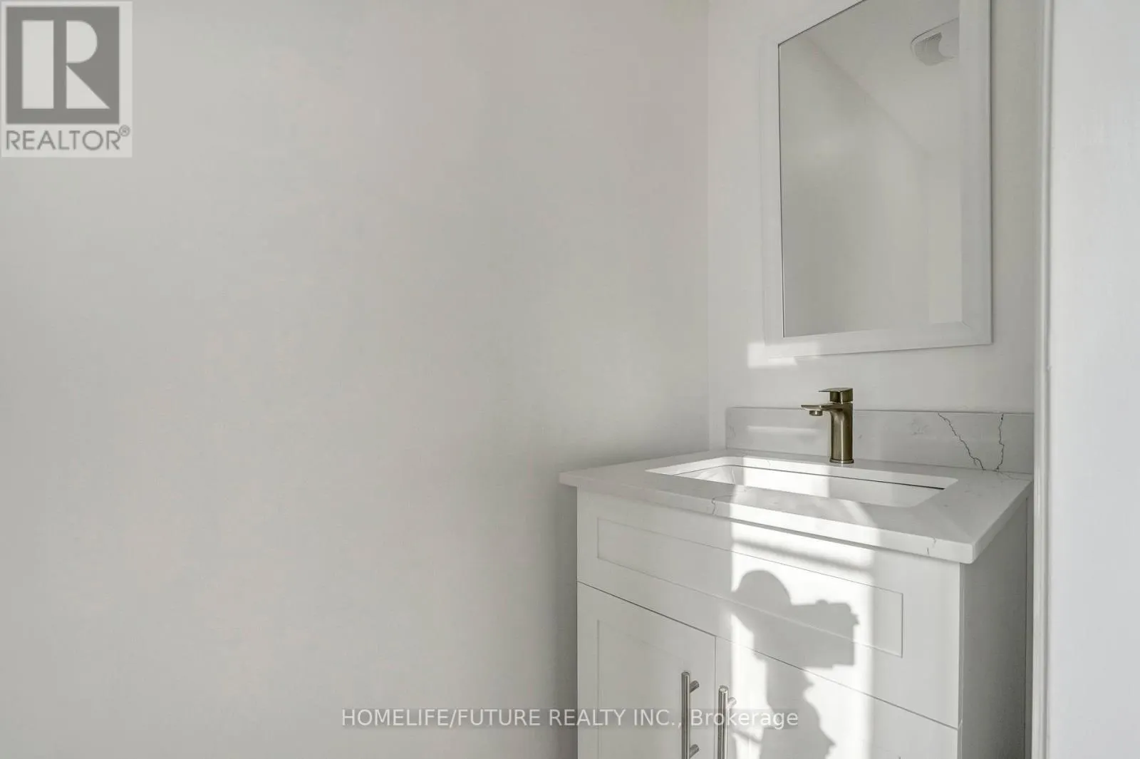 1803 DALHOUSIE CRESCENT