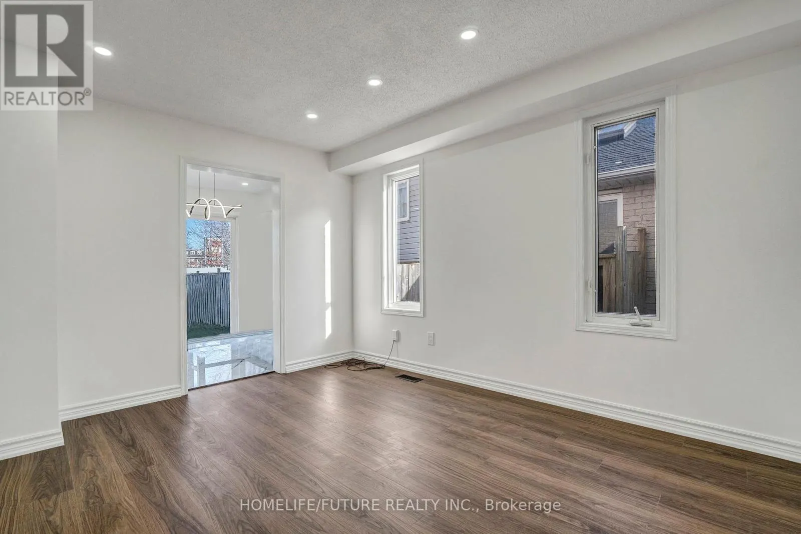 1803 DALHOUSIE CRESCENT