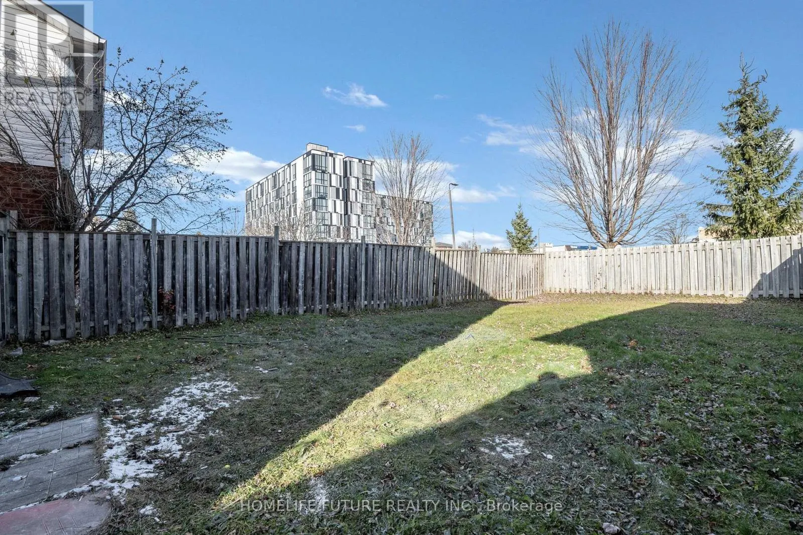 1803 DALHOUSIE CRESCENT