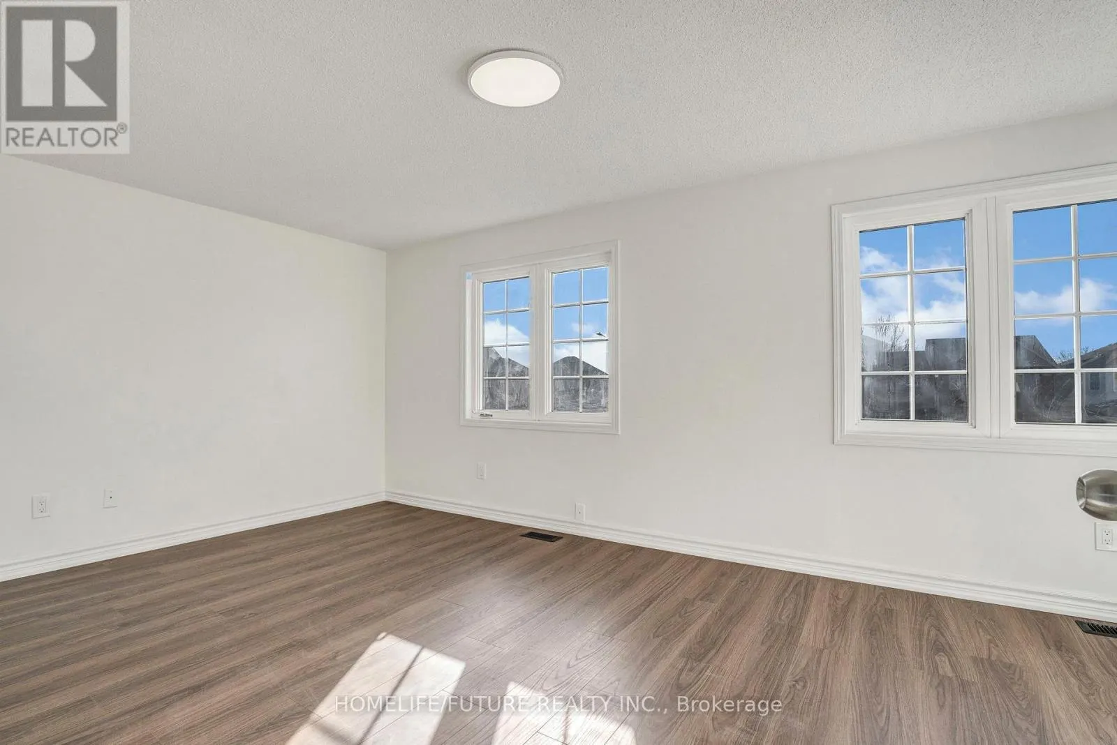 1803 DALHOUSIE CRESCENT