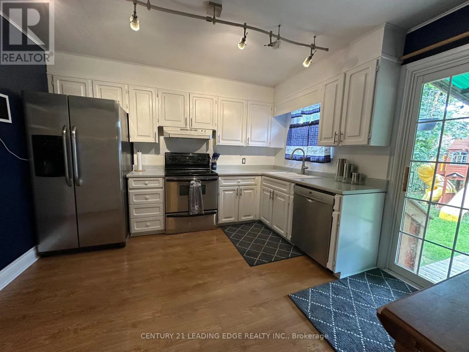 30 CADILLAC AVENUE N