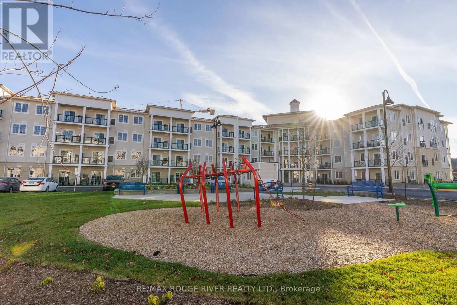 117 - 50 LAKEBREEZE DRIVE, #117