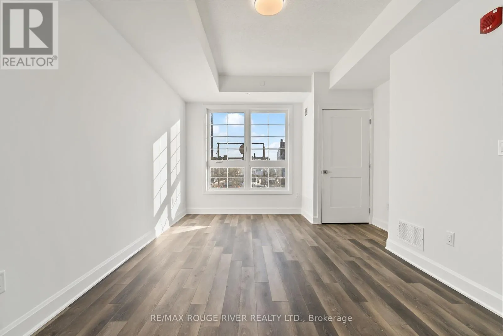 117 - 50 LAKEBREEZE DRIVE, #117