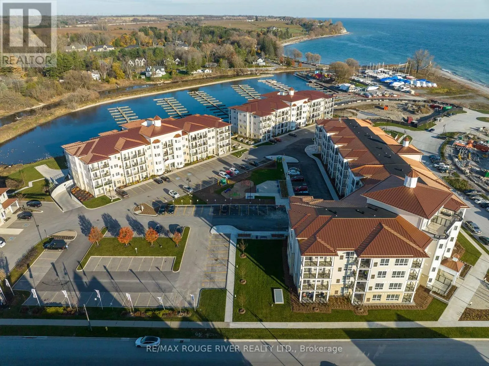 117 - 50 LAKEBREEZE DRIVE, #117