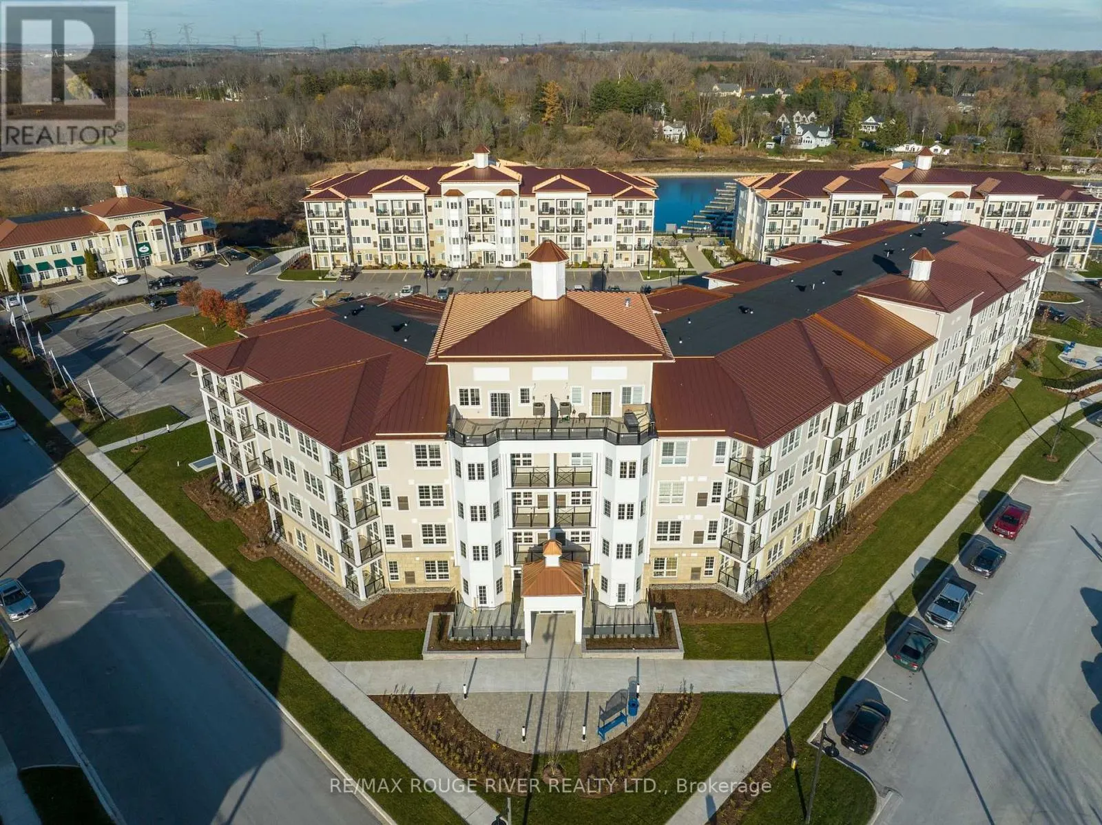117 - 50 LAKEBREEZE DRIVE, #117