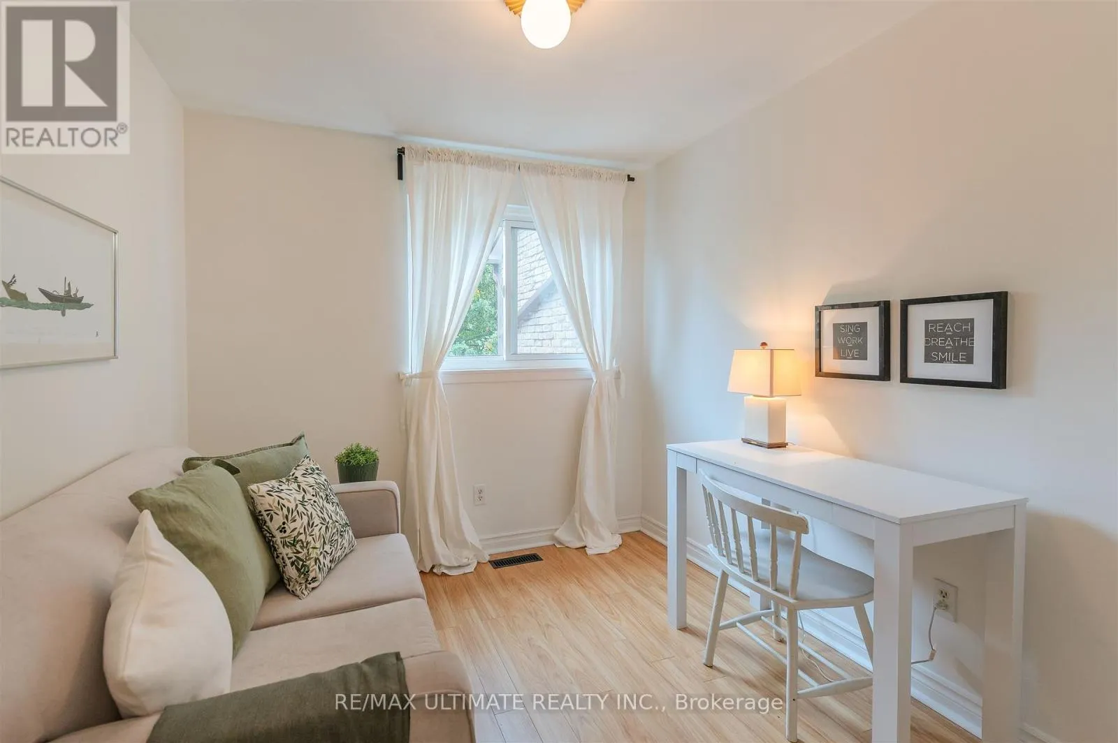 2 - 21 ROCKWOOD DRIVE