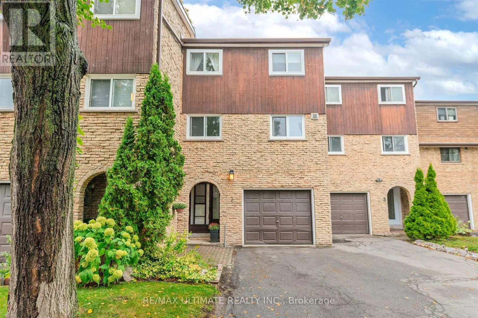 2 - 21 ROCKWOOD DRIVE