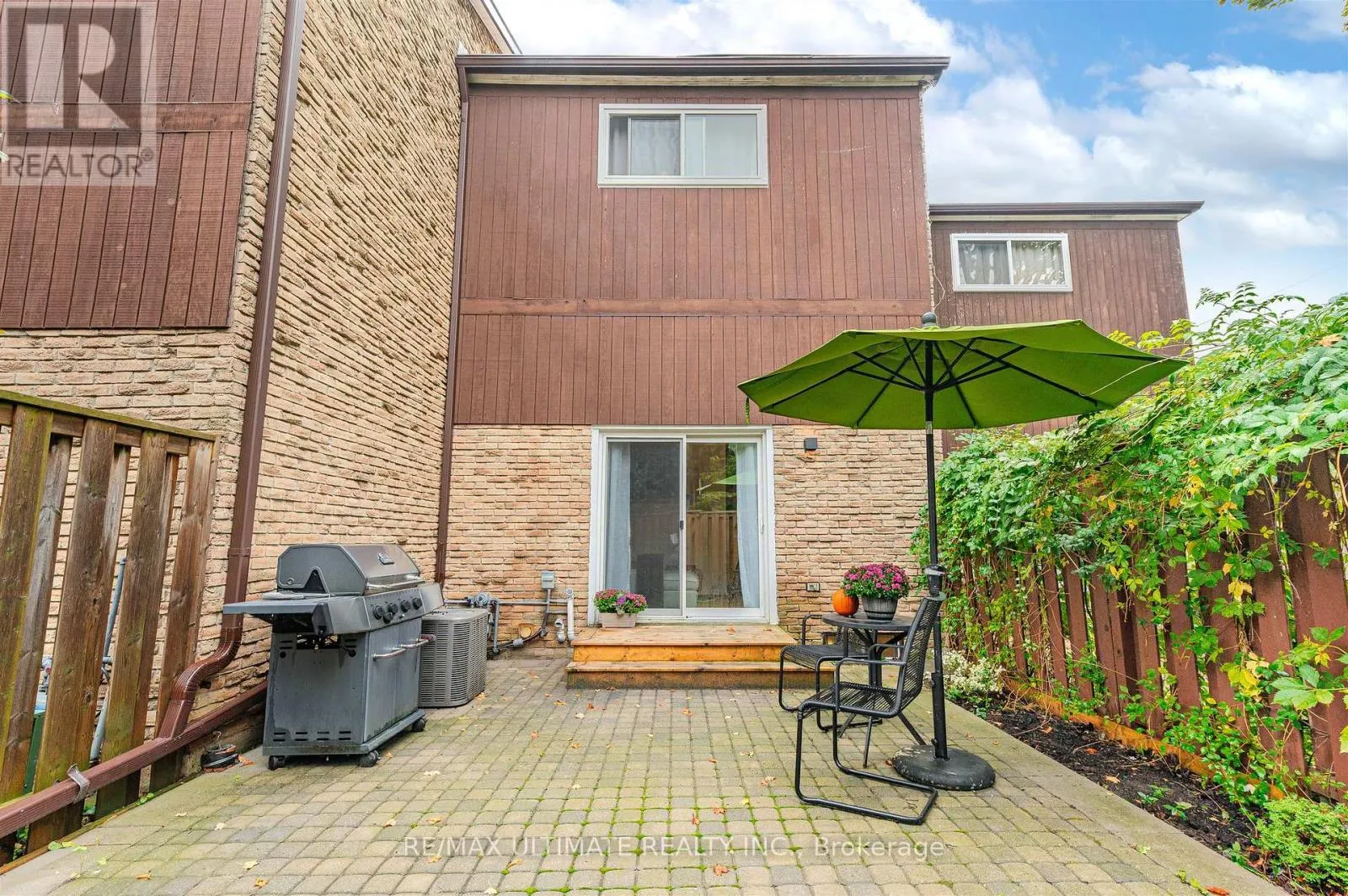 2 - 21 ROCKWOOD DRIVE