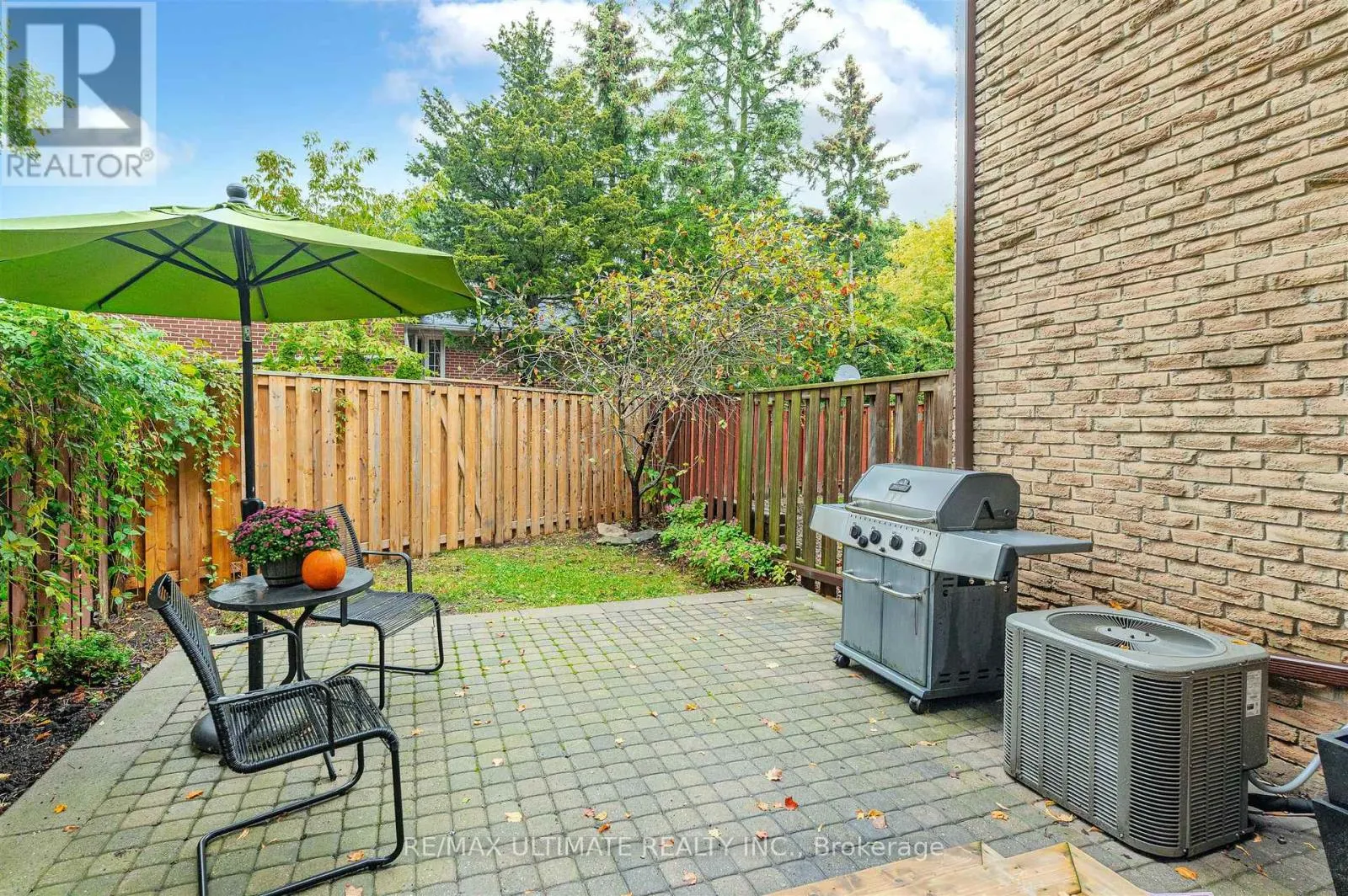 2 - 21 ROCKWOOD DRIVE