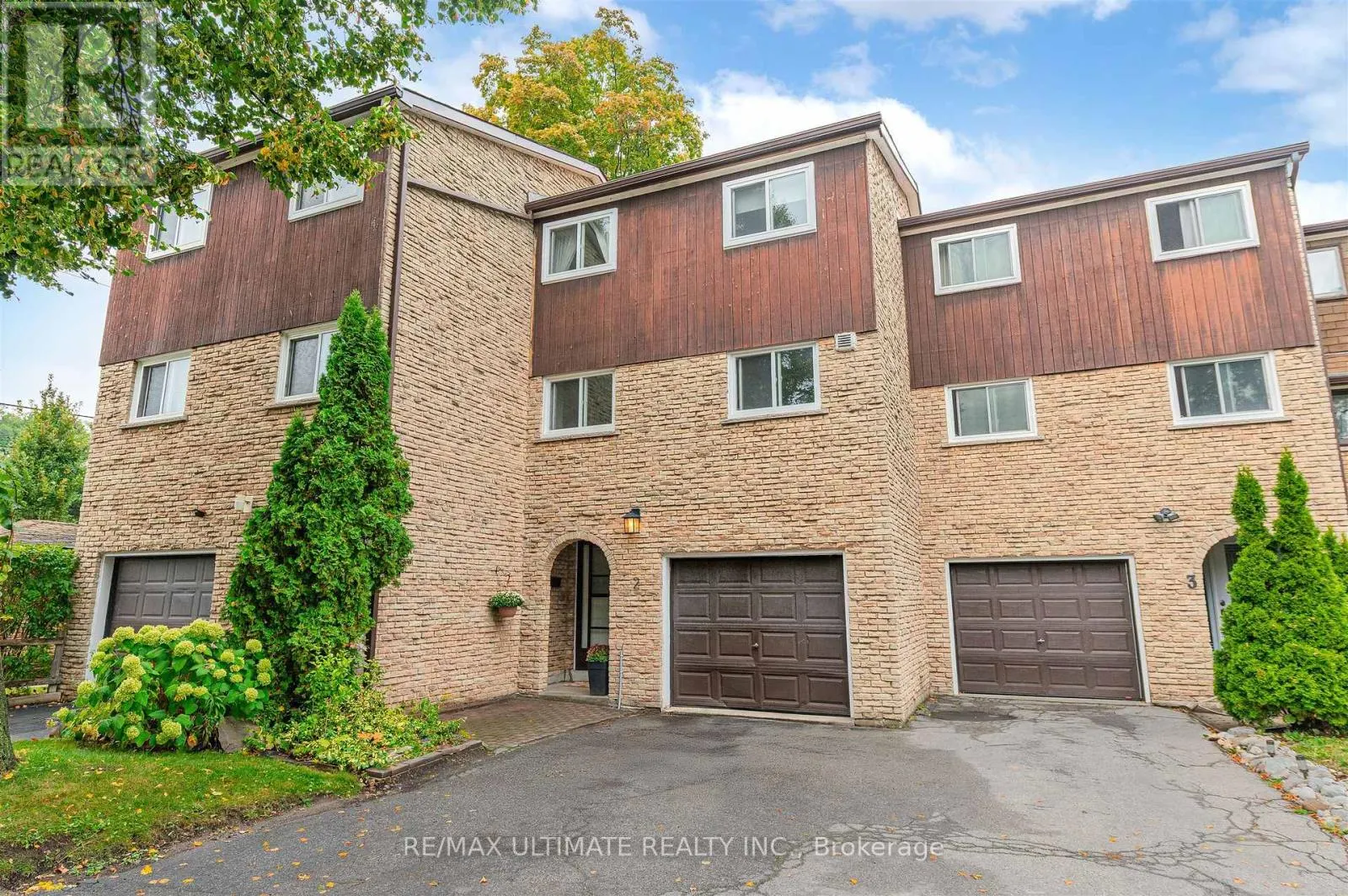 2 - 21 ROCKWOOD DRIVE