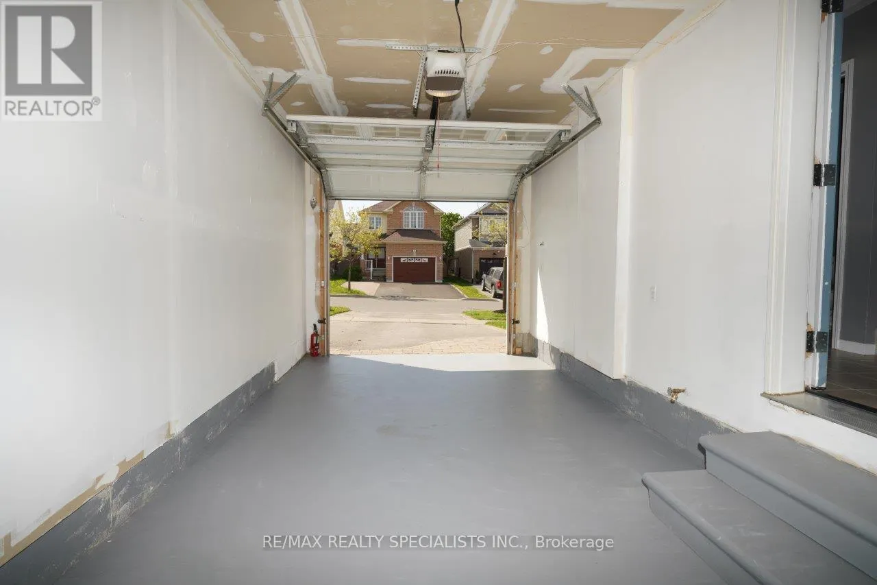548 FALCONRIDGE DRIVE