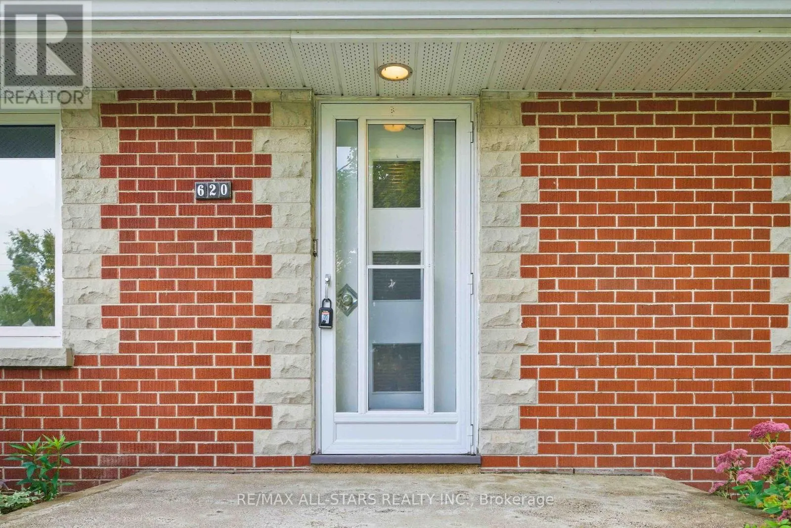 620 QUEEN STREET