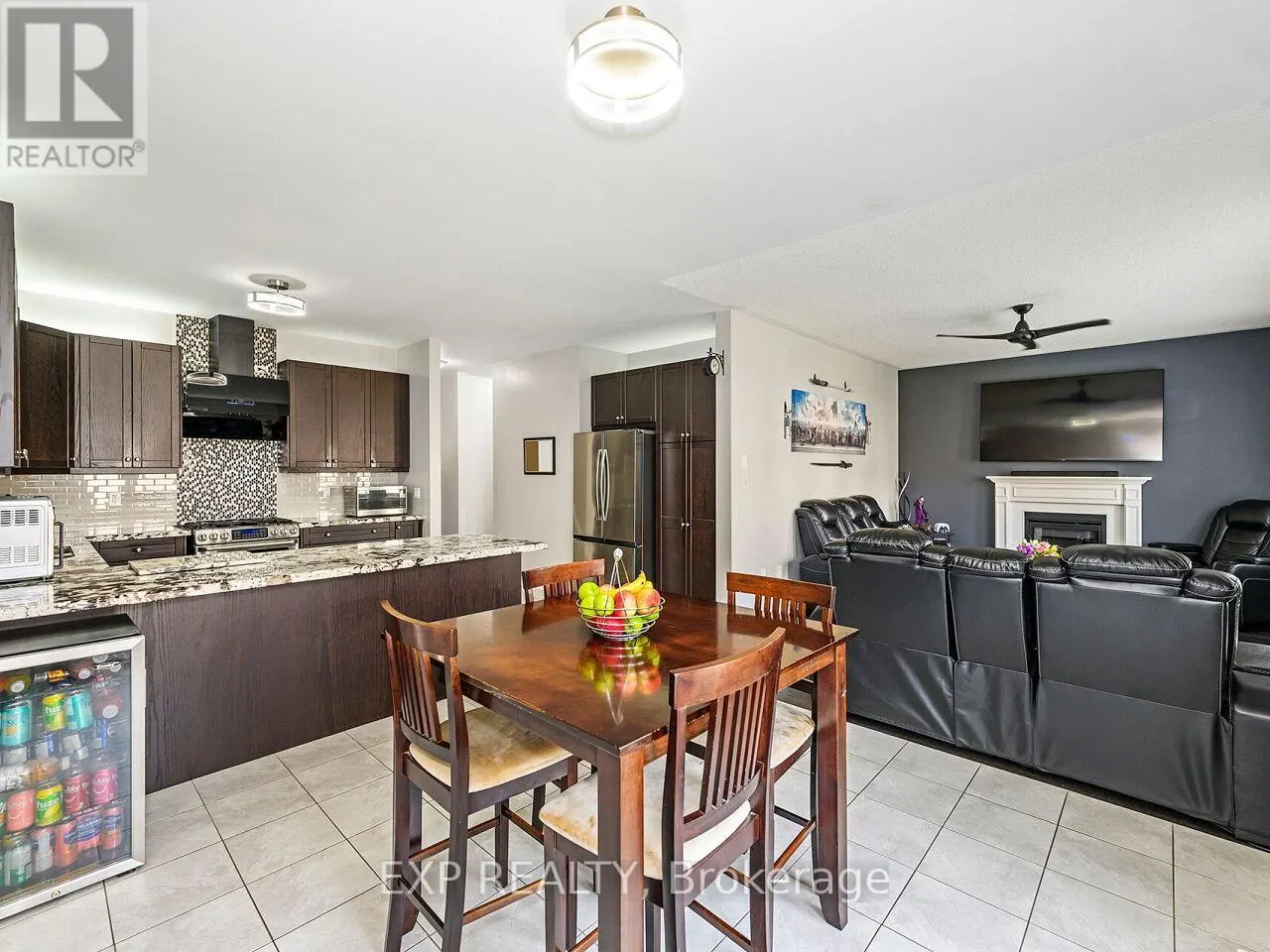856 WRENWOOD DRIVE