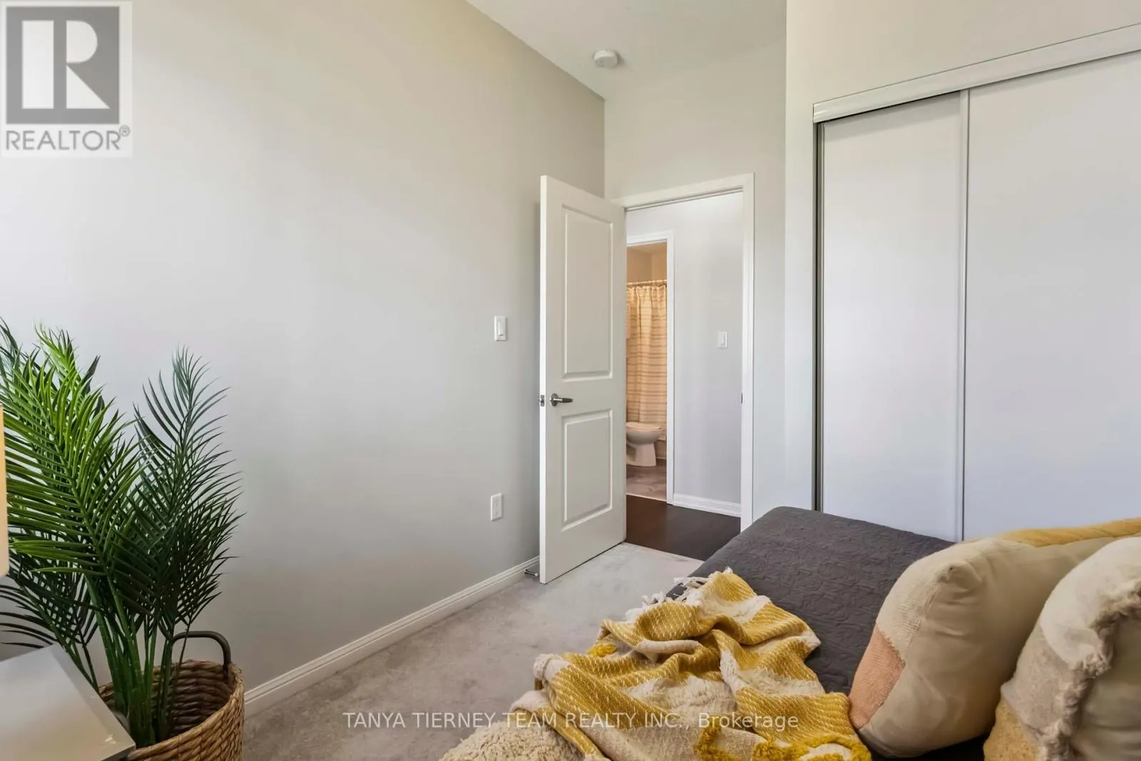 404 - 84 ASPEN SPRINGS DRIVE