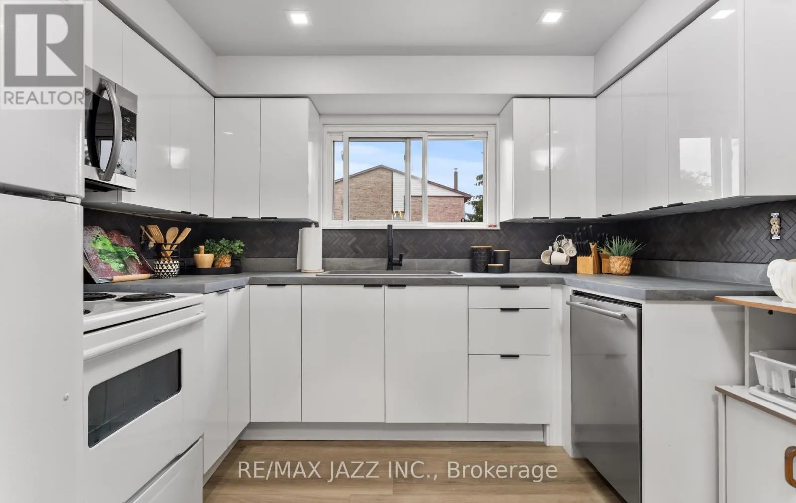 95 - 1330 TROWBRIDGE DRIVE, #95