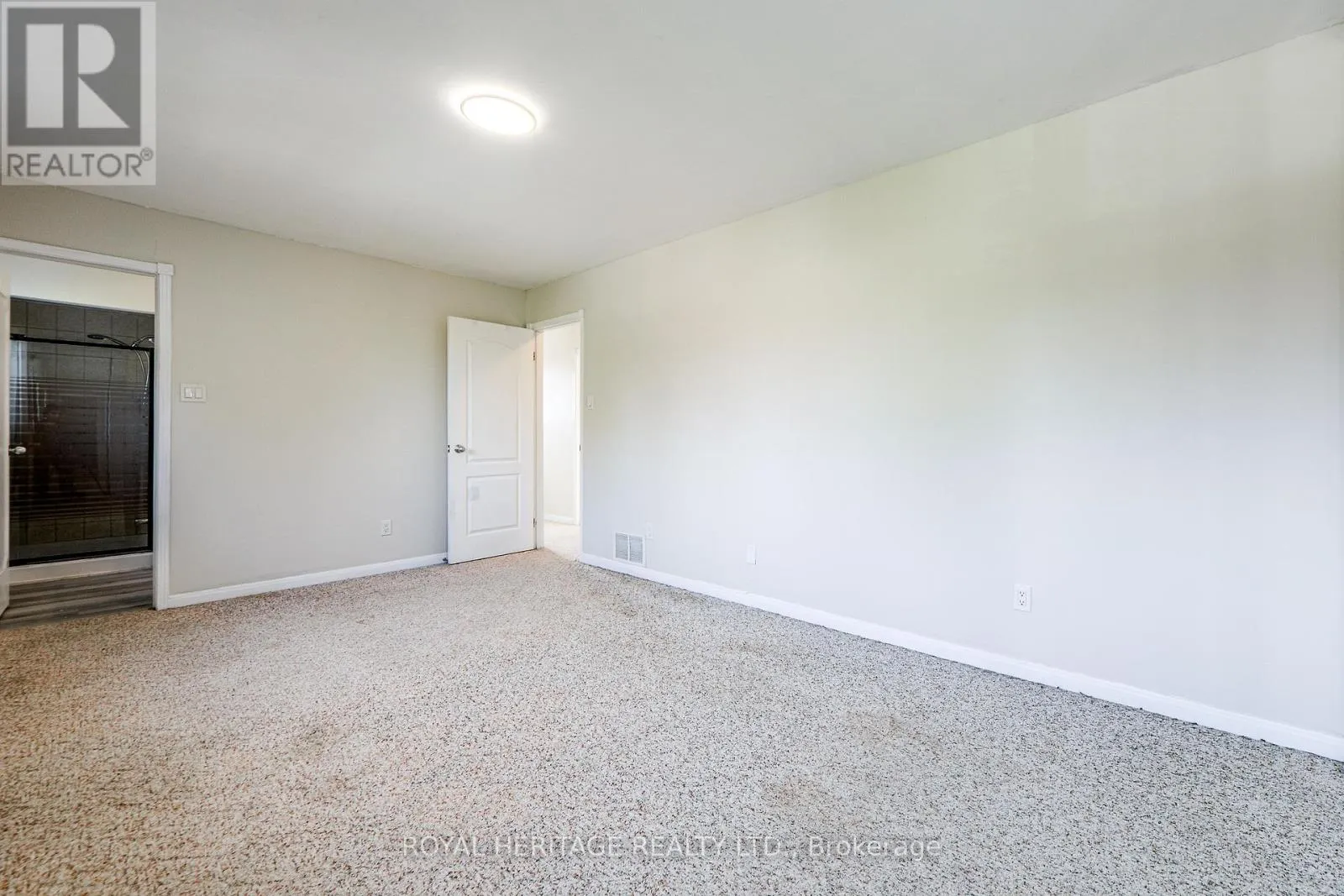 586 CREEKVIEW CIRCLE