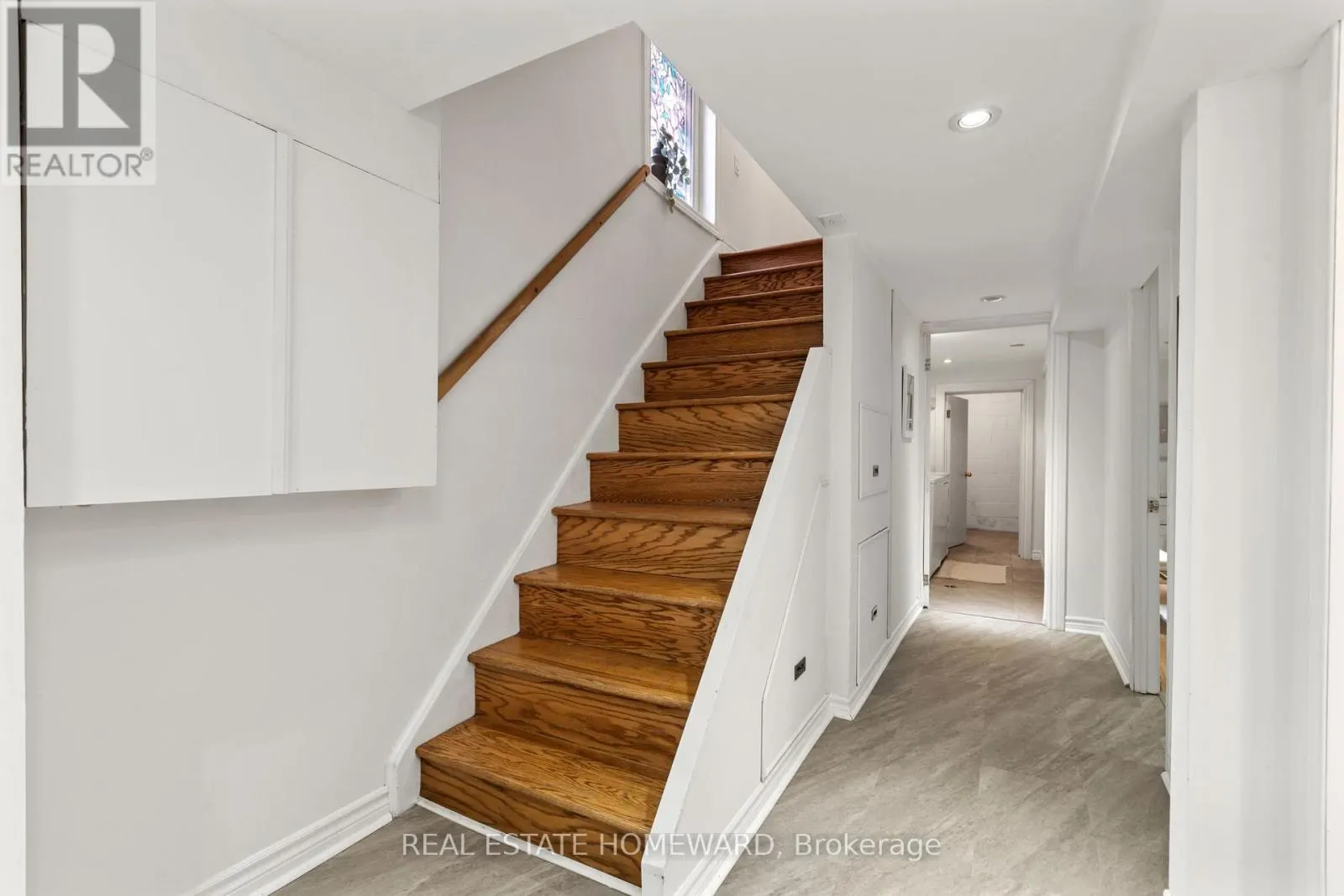 86 FLOYD AVENUE