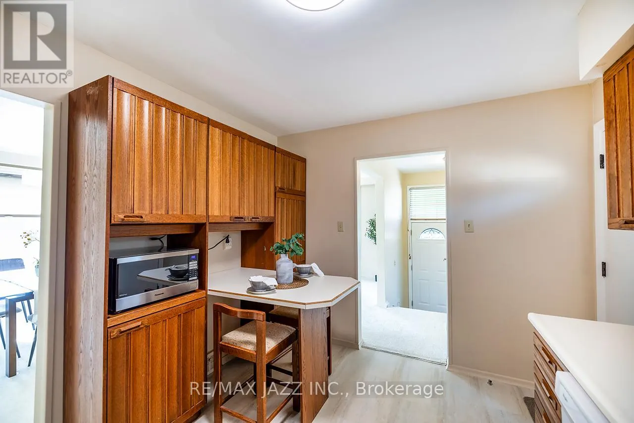 64 BAILEY CRESCENT