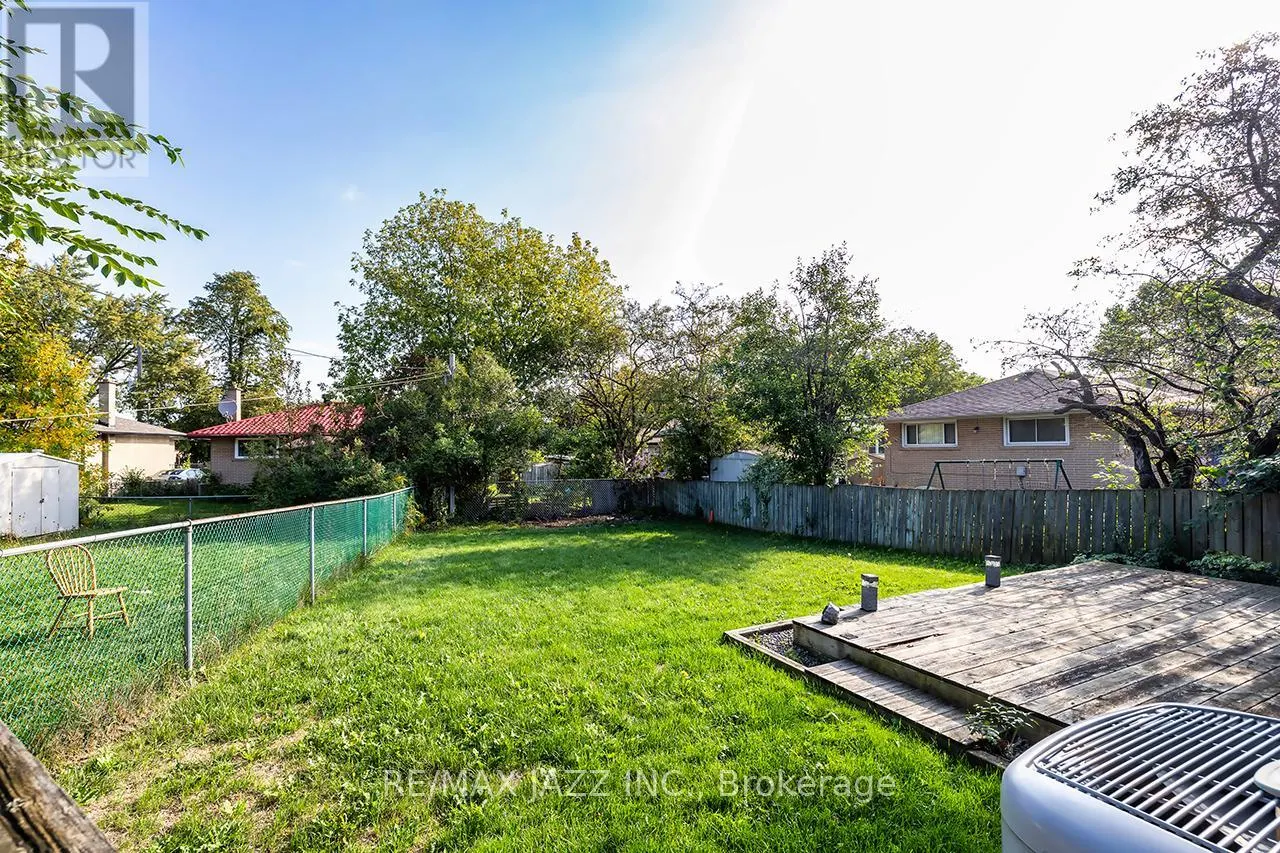 64 BAILEY CRESCENT